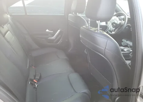 2019 Mercedes-Benz A 220 z USA, uszkodzony, nr VIN WDD3G4EB8KW013529